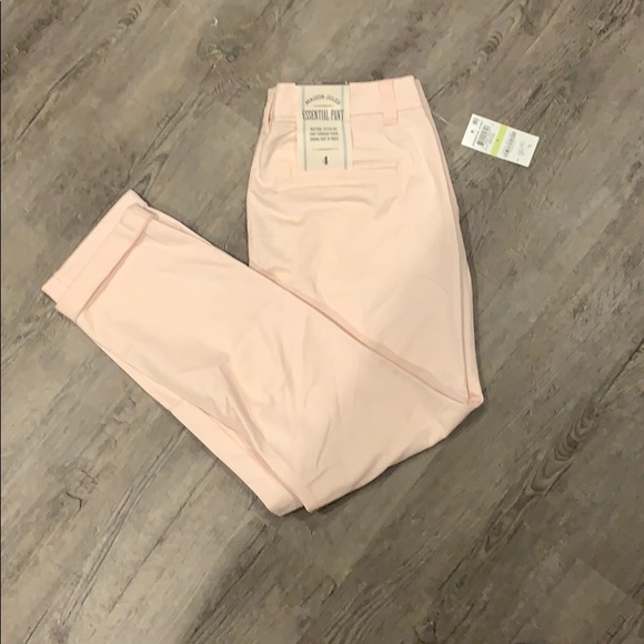 Capris Pant - Picture 2 of 2